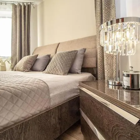 2 Laczone Apartamenty Z Tarasem I Balkonem - Butorowka アパート *